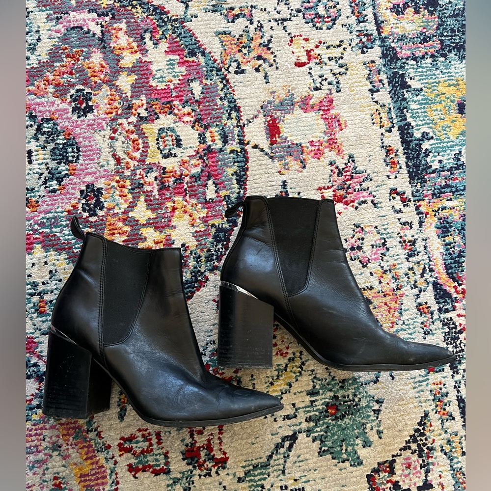 Steve Madden black booties